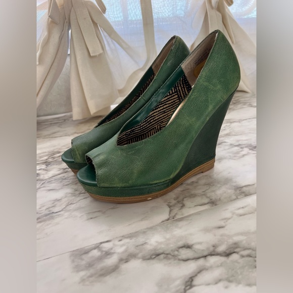 Seychelles Green Leather Peep Toe Platform Wedge - Picture 3 of 7